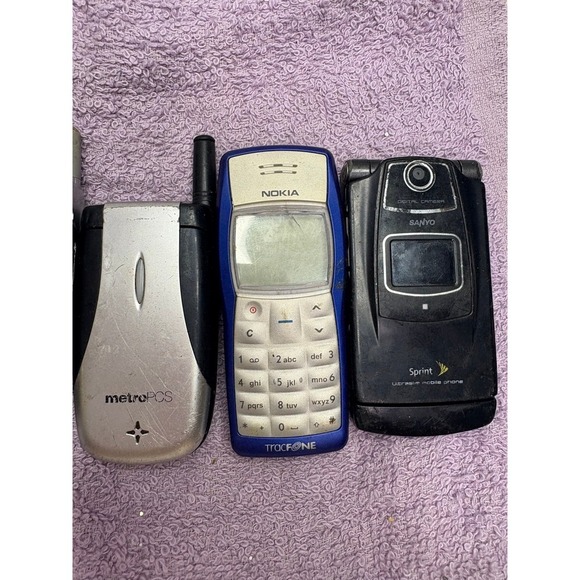 5 vintage group of old cellphones - Picture 4 of 6